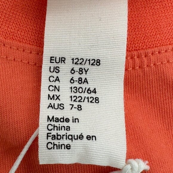 H&M Classic T-shirt in cotton with a printed, Narrow trim  neck  Size 6 - 8 T - Picture 3 of 5